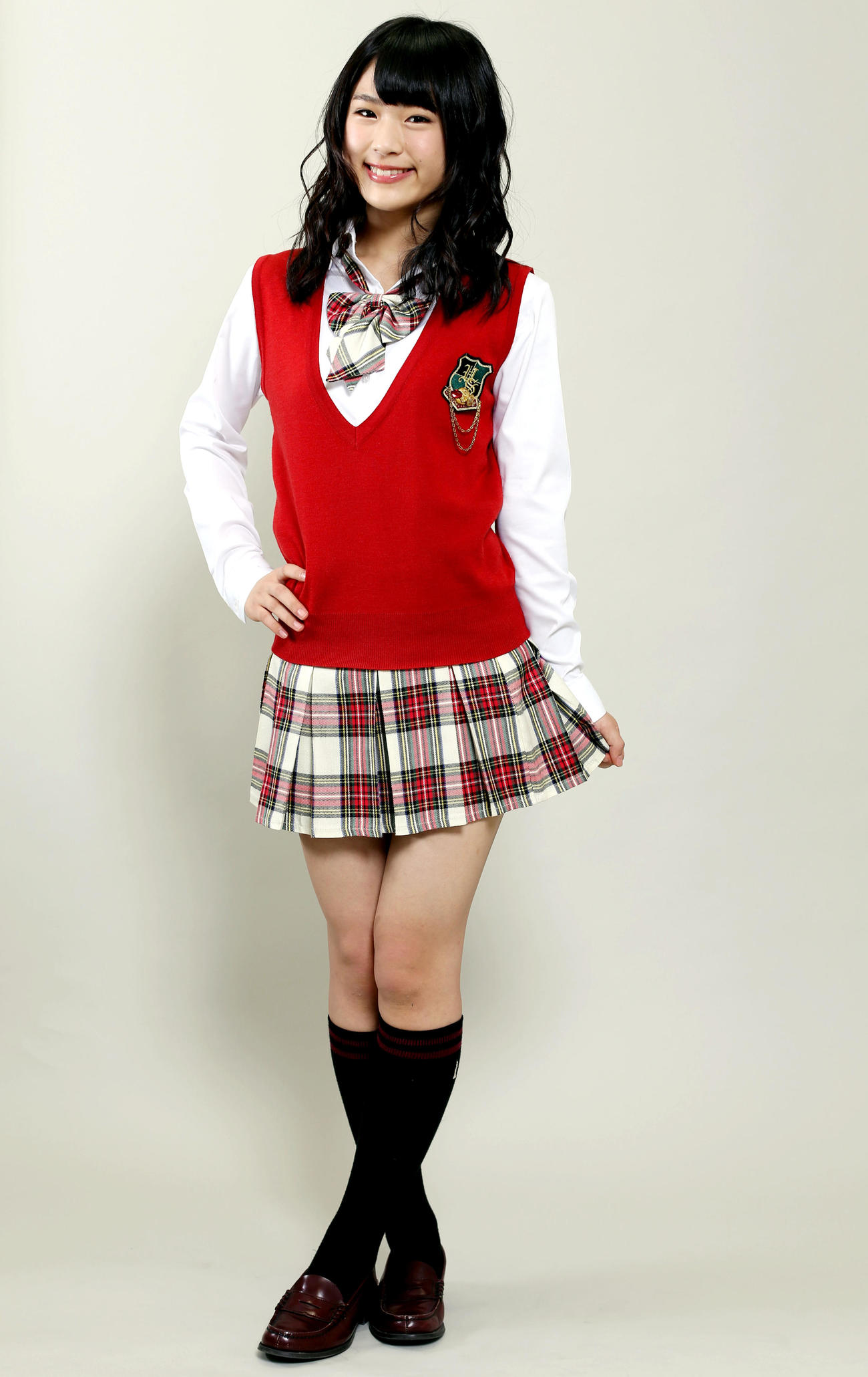 「舞台からファンのみなさんを見つめています！」と笑顔をみせるNMB48研究生の渋谷凪咲（13年10月撮影）