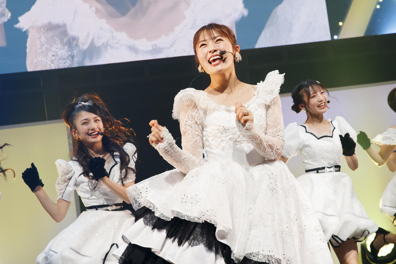13周年コンサートで踊る渋谷凪咲（C）NMB48
