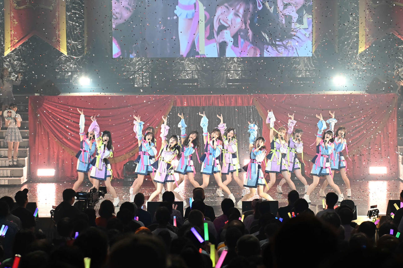 1位に選ばれた「あの頃のロッカー」を披露するSKE48メンバー（C）2023 Zest，Inc．