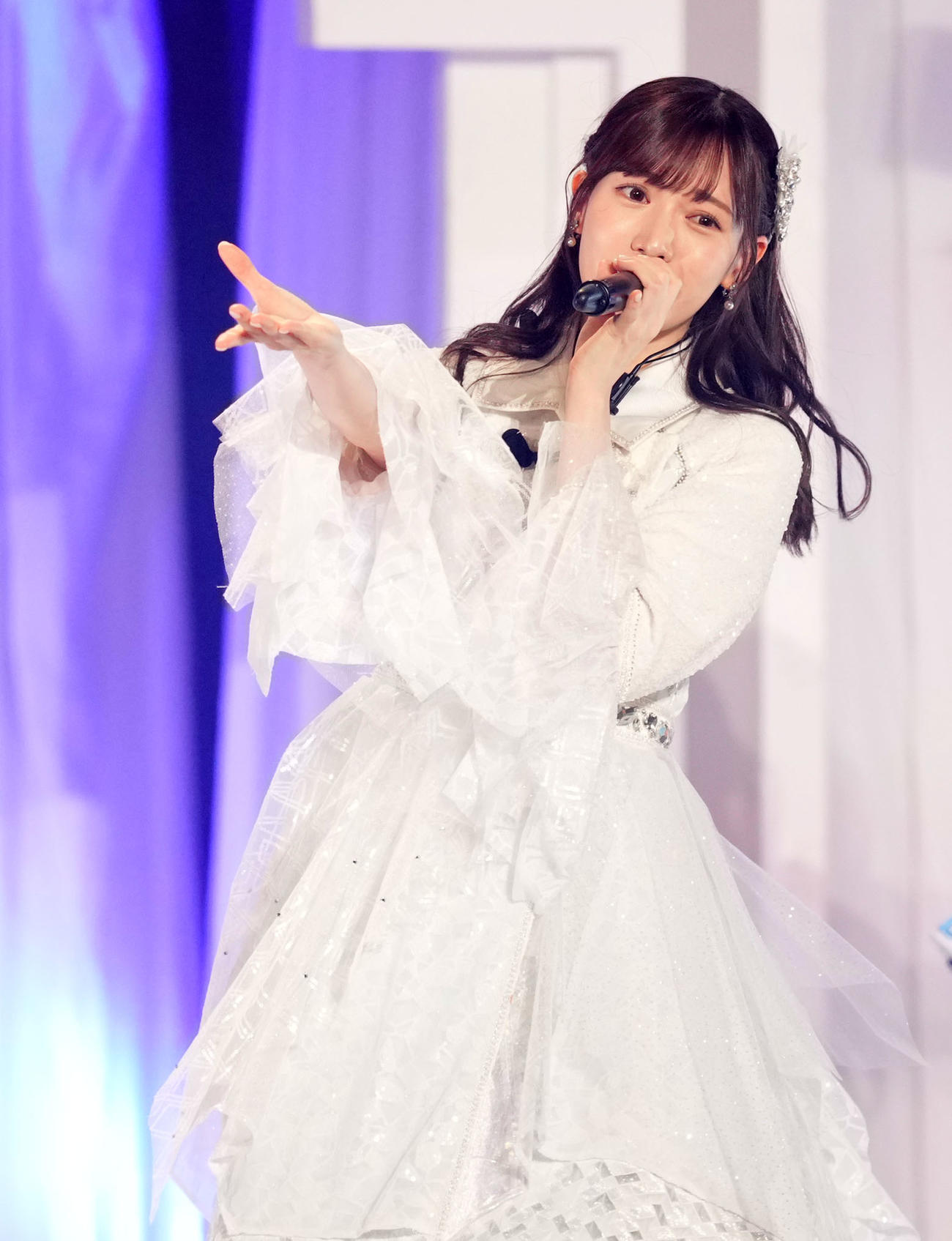 卒業コンサートで歌うHKT48運上弘菜（撮影・横山健太）