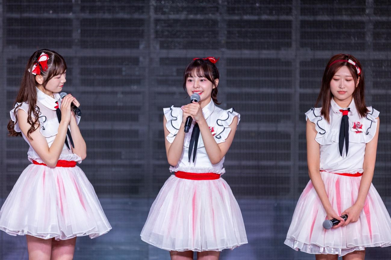 劇場公演でグループ卒業を発表したNGT48本間日陽（中央）（C）Flora