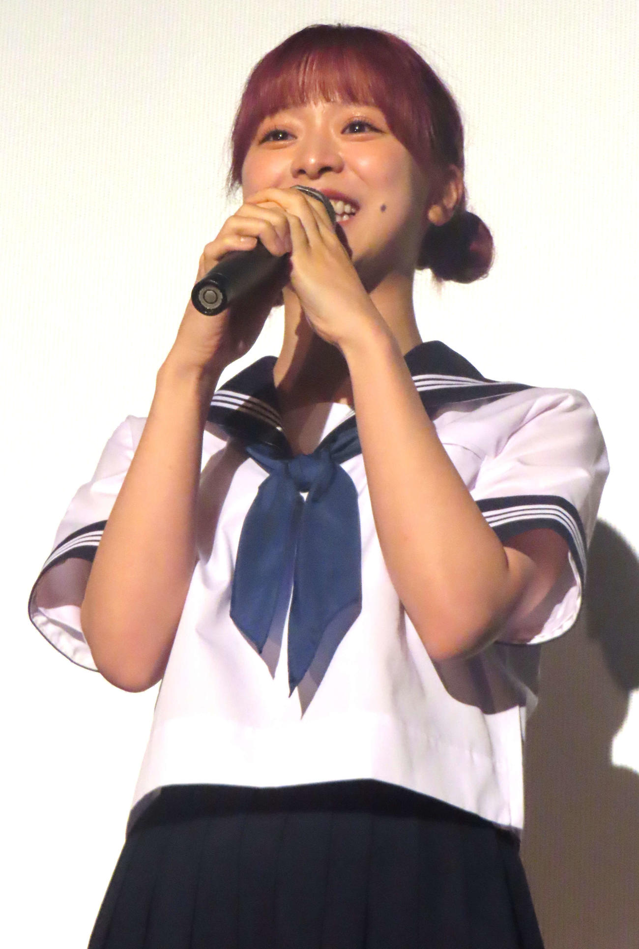 映画「ガールズドライブ」の初日舞台あいさつに登壇したAKB48倉野尾成美