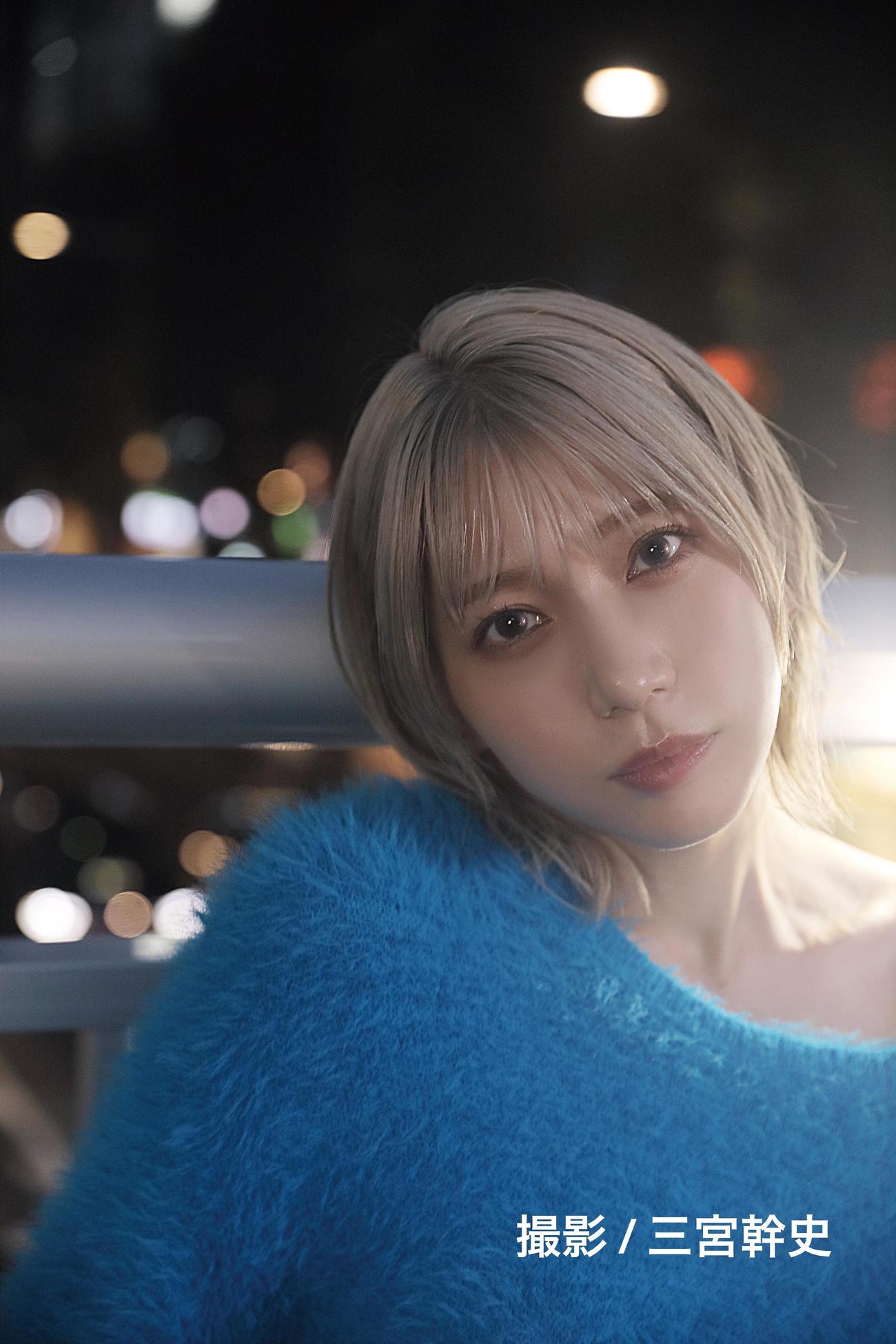 AKB48茂木忍卒業記念写真集「どこへ行けば会える？」セブンネットショッピング限定版のカバー写真