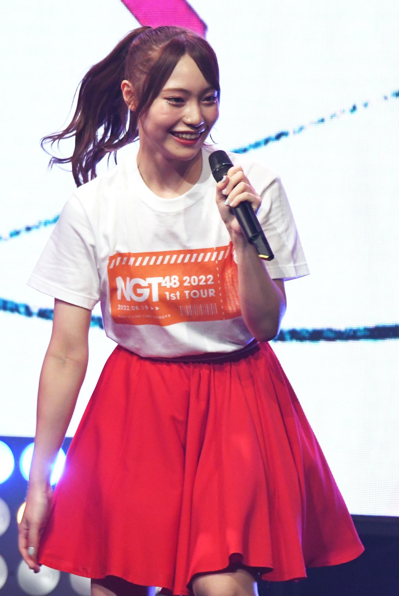 NGT48全国ツアー「未完成の未来」東京公演で歌う川越紗彩（2022年8月撮影）