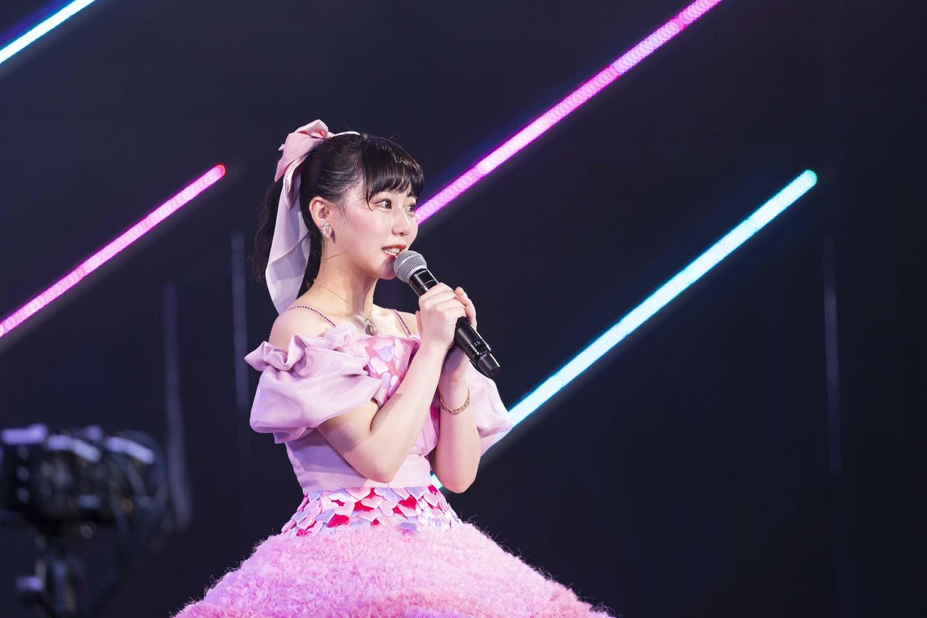 卒業公演でスピーチするHKT48田中美久（C）Mercury