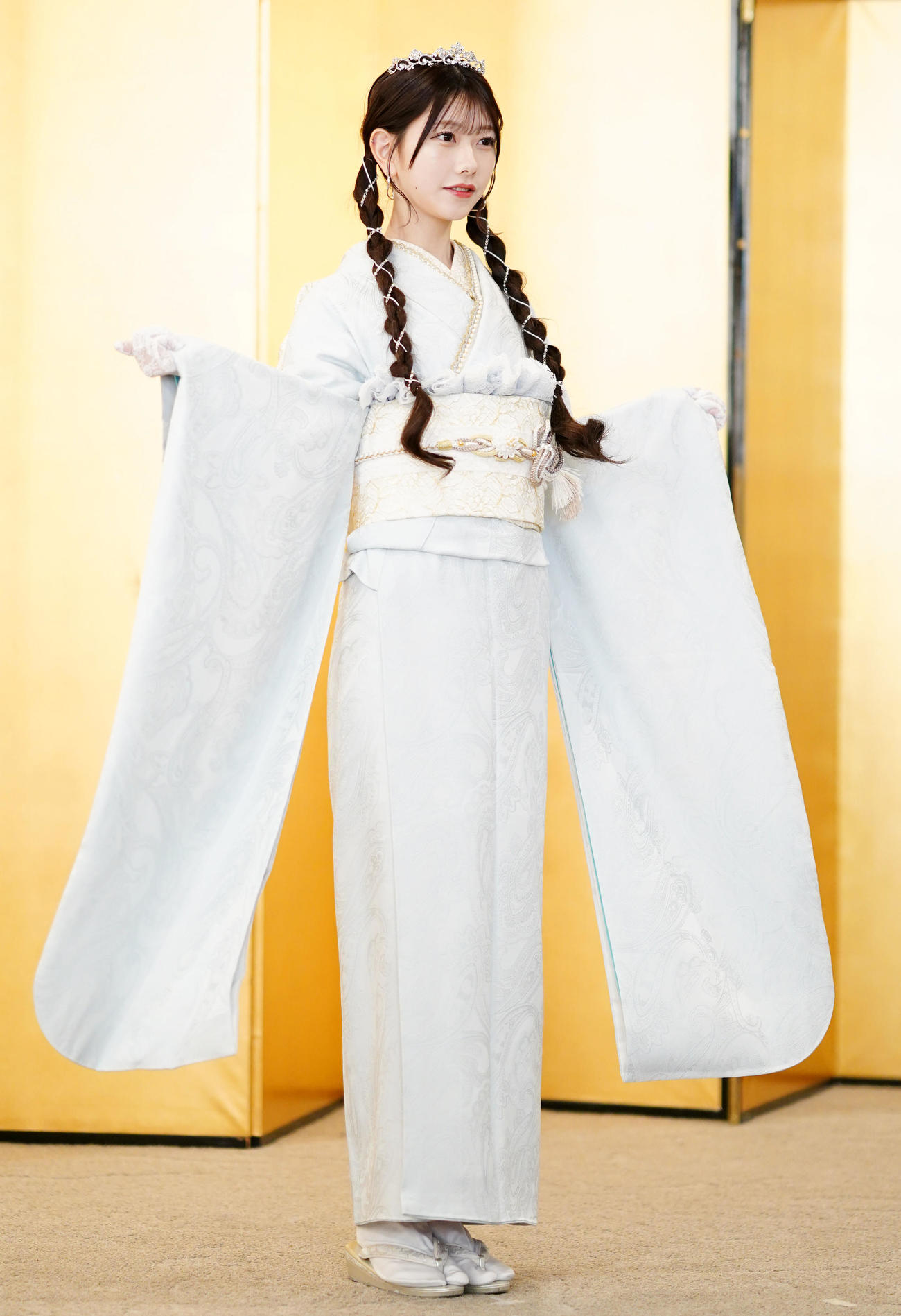 振袖を披露するAKB48の千葉恵里（撮影・横山健太）