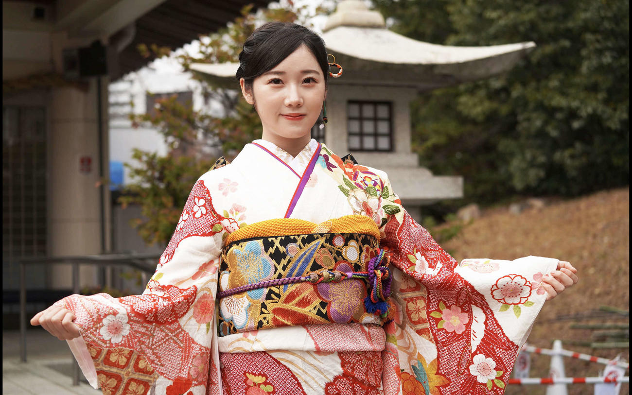 成人奉告祭に出席したSTU48甲斐心愛（C）STU