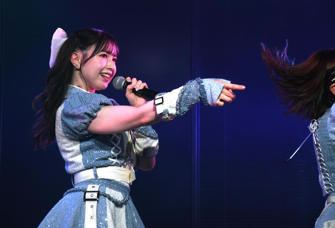 村山彩希プロデュース公演の公開ゲネプロでパフォーマンスするAKB48永野芹佳（撮影・大友陽平）