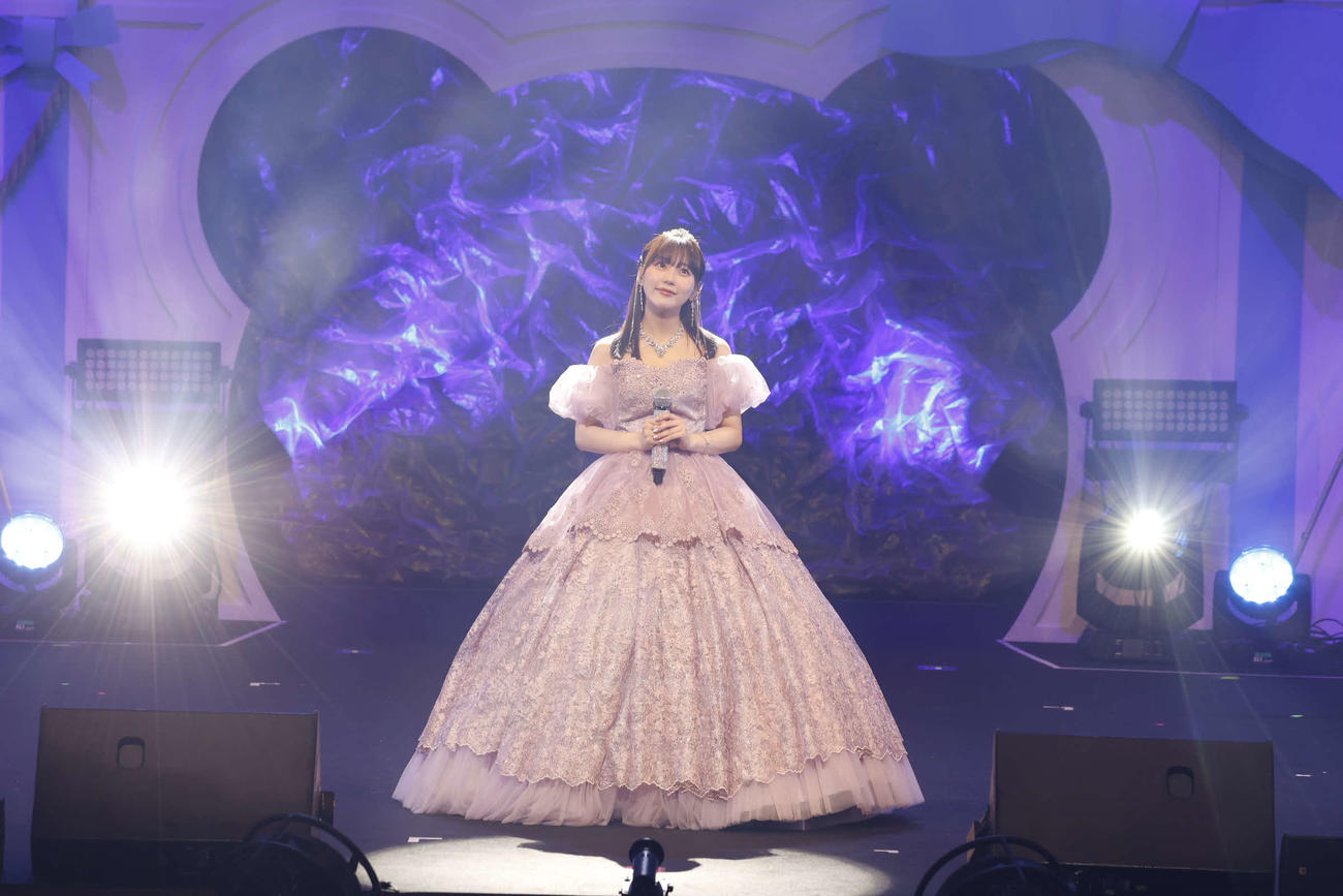 「田中美久　卒業コンサート～10年分の感謝を込めて！みんなで一緒にみくもんもん～」でスピーチする田中美久（C）Mercury