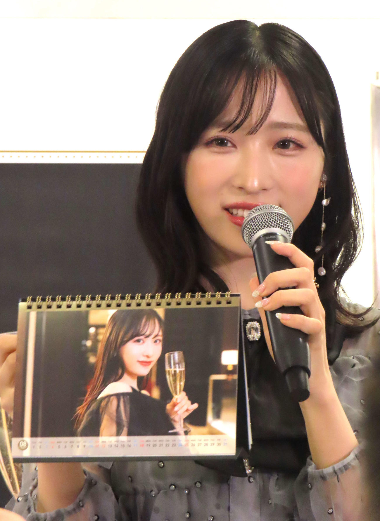 カレンダー発売記念イベントを行ったAKB48小栗有以