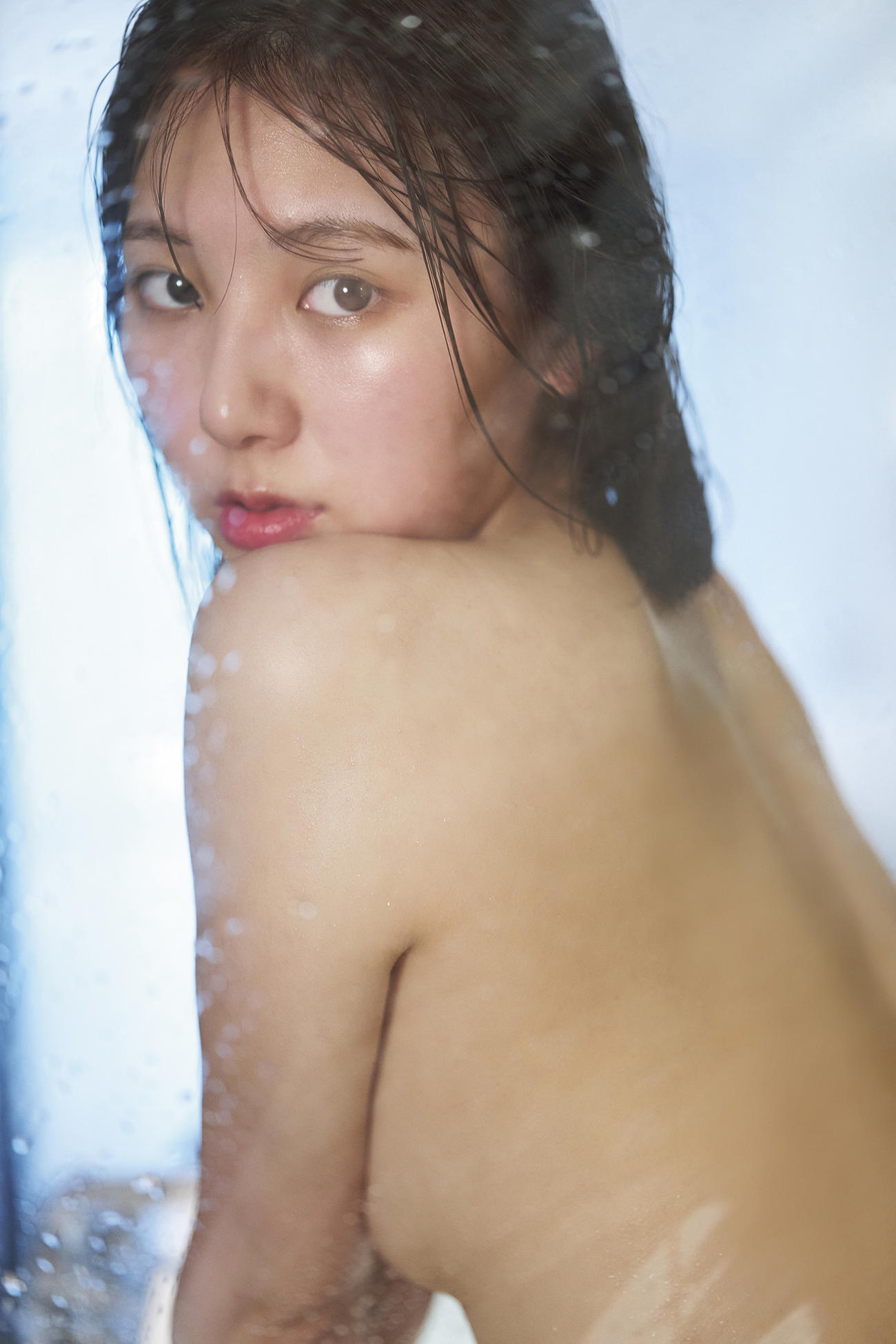 SKE48菅原茉椰ファースト写真集「シャッターチャンス」で本人が選んだお気に入りカット　撮影／藤原宏