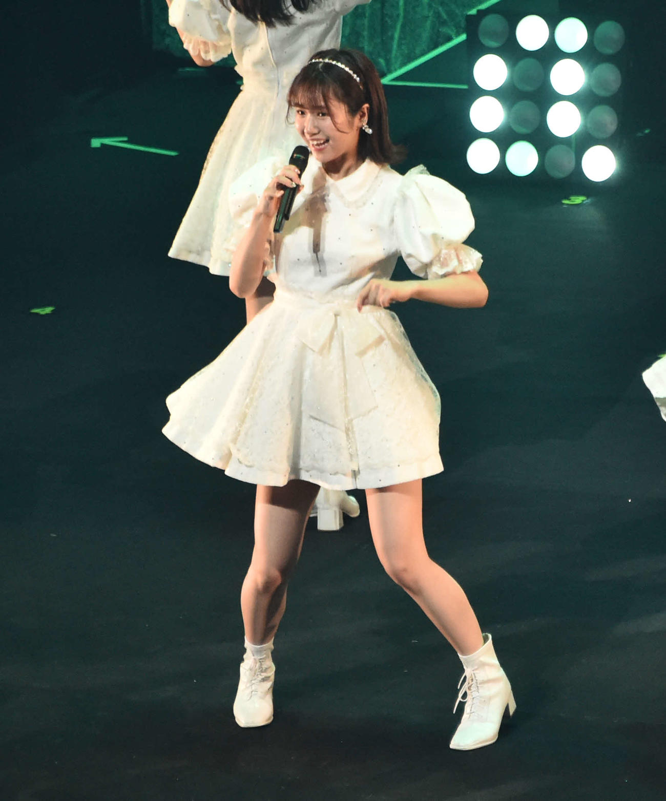 13日の「NGT48スプリングコンサート」でパフォーマンスをする真下華穂