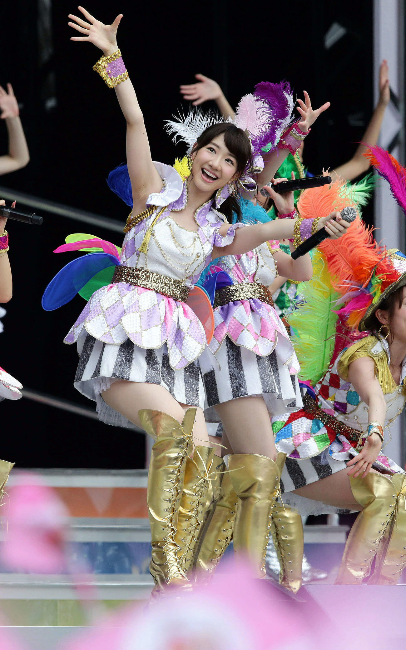 2013年6月、第5回AKB48選抜総選挙開票イベントでファンに向かって笑顔を見せる柏木由紀