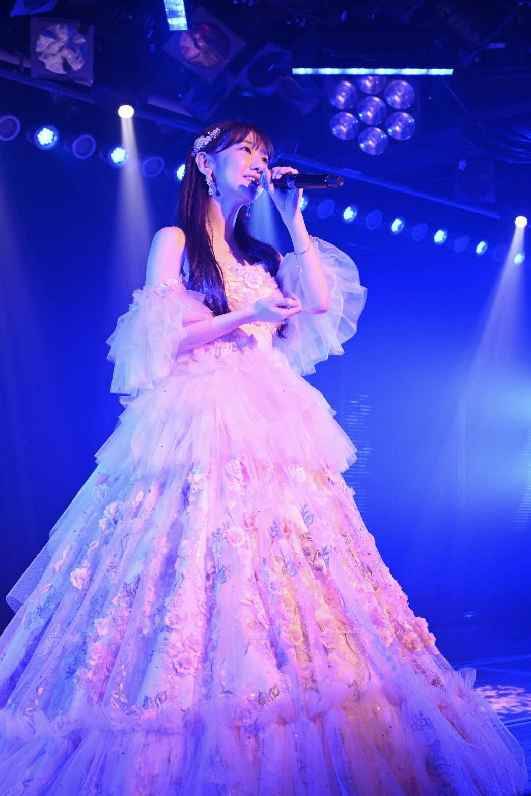 自身のAKB48卒業公演でパフォーマンスする柏木由紀　（C）AKB48