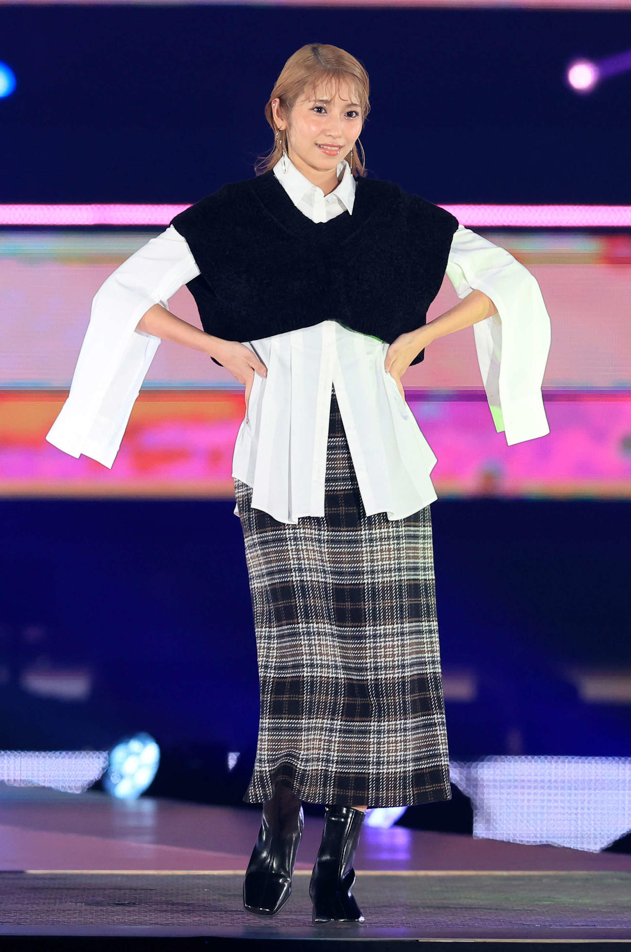 「Rakuten GirlsAward 2023 A／W」に登場したHKT48山下エミリー（2023年9月撮影）