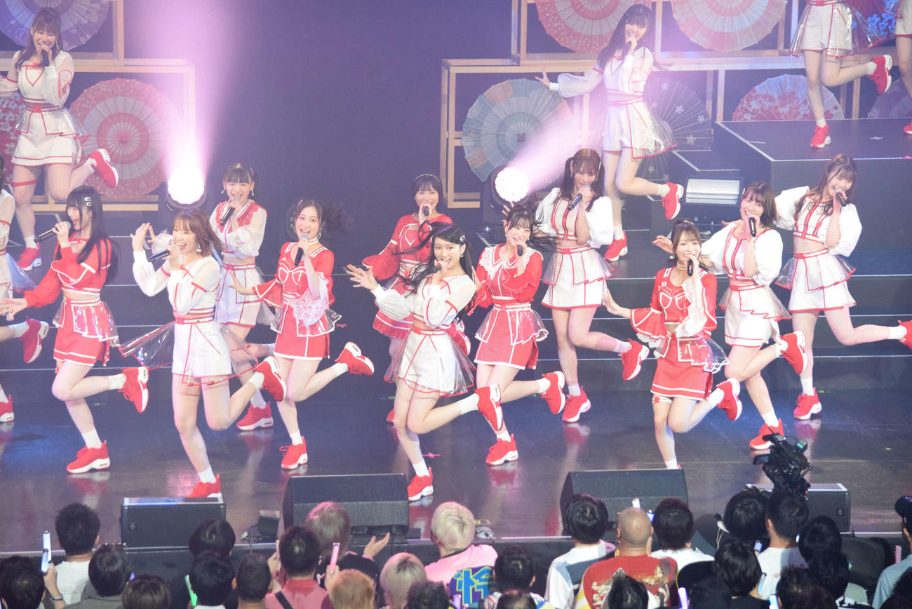 夏公演を開催したNMB48