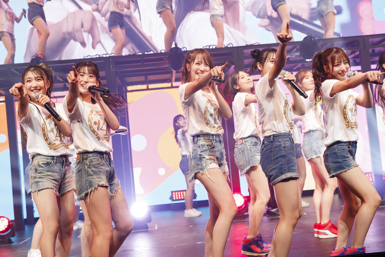 14周年ライブ初日公演を行ったNMB48（C）NMB48