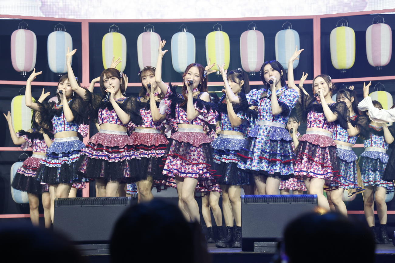 「Boosty　ファンまつり2024」最終日にパフォーマンスするHKT48（C）Boosty