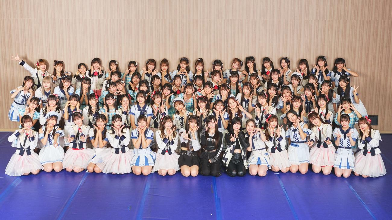 「Boosty　ファンまつり2024」最終日に合同ライブを行ったHKT48とNGT48。前列中央はBellemule from　電音部（C）Boosty