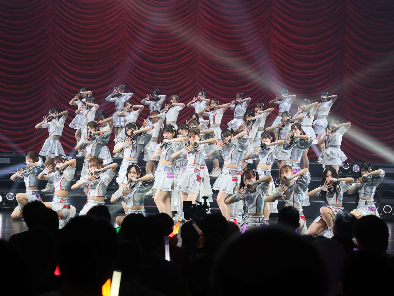 最新曲「告白心拍数」を披露するSKE48メンバー（C）2024 Zest，　Inc．