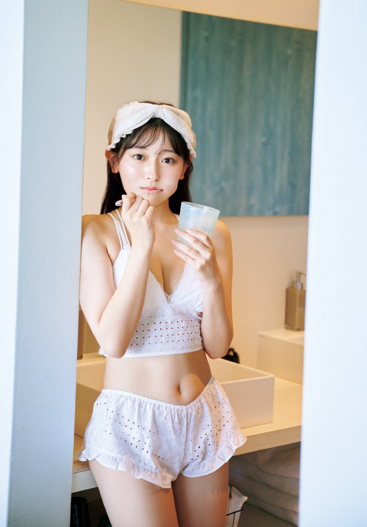 ファースト写真集「曖昧」を発売するHKT48石橋颯　撮影／熊木優（io）・双葉社