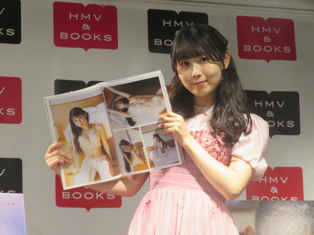 お気に入りにのランジェリーカットを披露するSKE48井上瑠夏