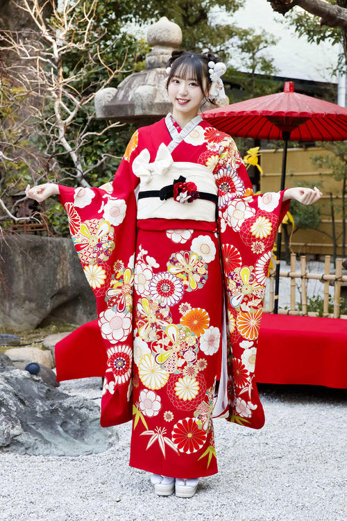 成人式を迎えたNMB48泉綾乃（C）NMB48