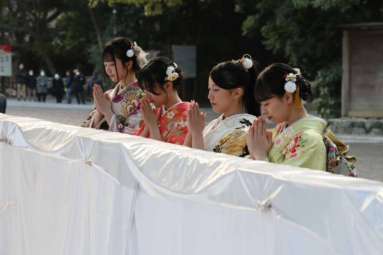 「SKE48　二十歳のつどい」に参加した、左からSKE48奥野心羽、澤田奏音、篠原京香、倉本羽菜（C）2025 Zest，　Inc．／衣装協力：株式会社清水屋