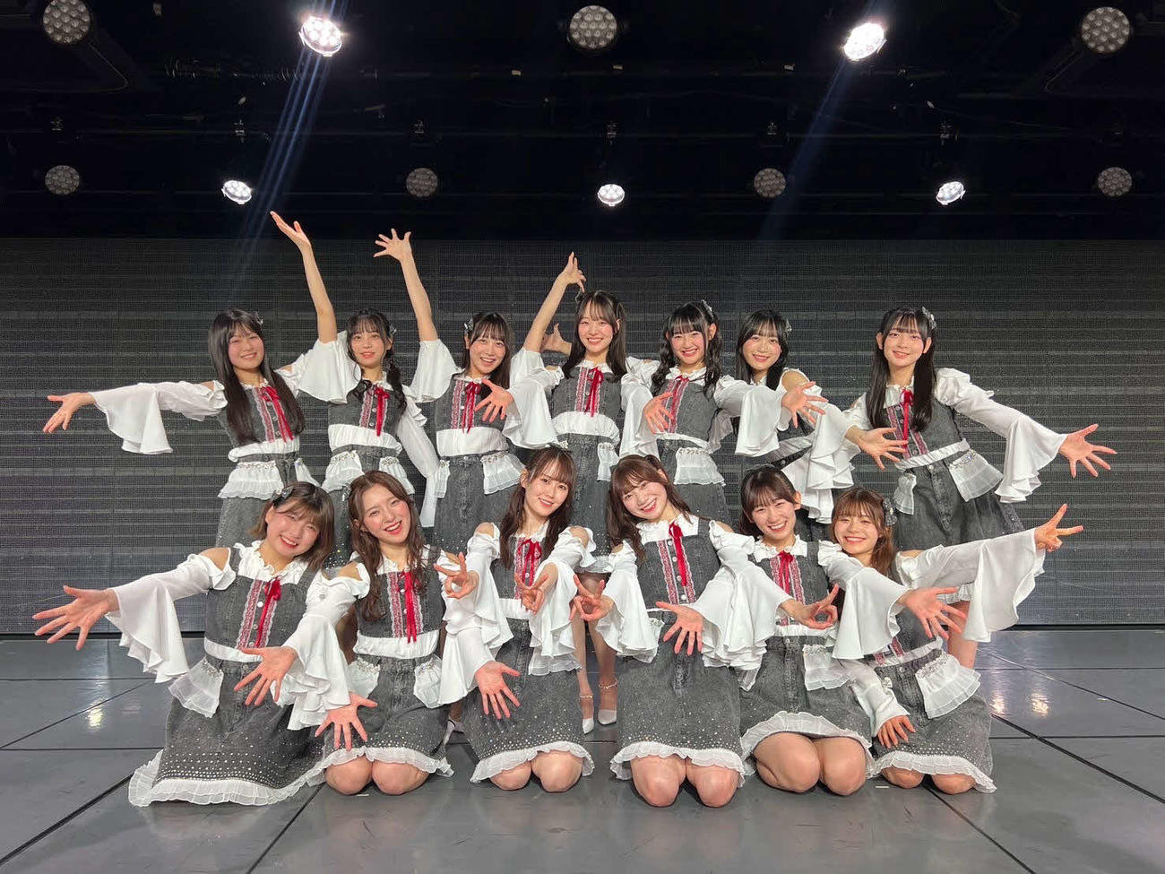 「シアターの女神公演」に出演しました（後列右が木本杏菜）