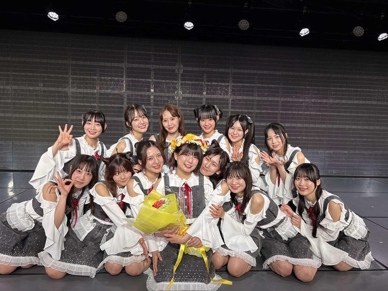 三村妃乃（前列中央）の生誕祭に出演したNGT48のメンバー（C）Flora