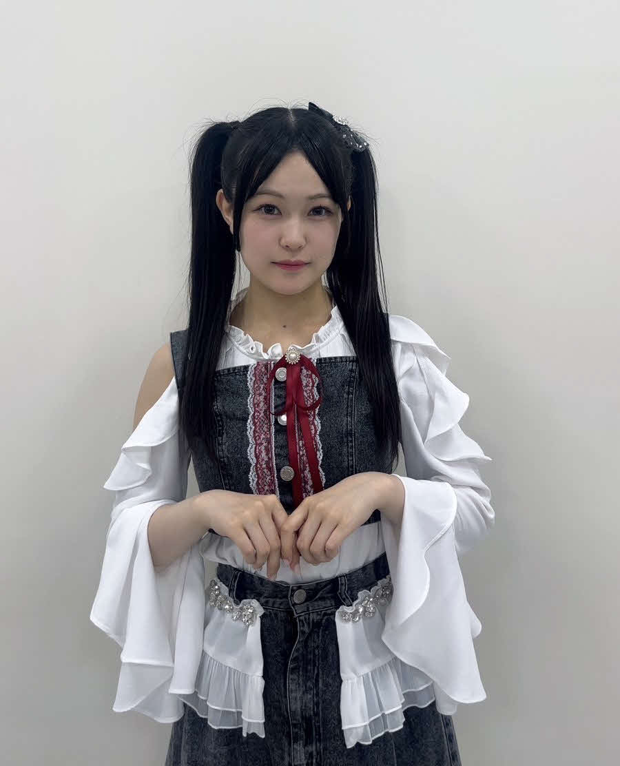 「葬送のフリーレン」のフリーレンの髪形をした北村優羽　（C）Flora　