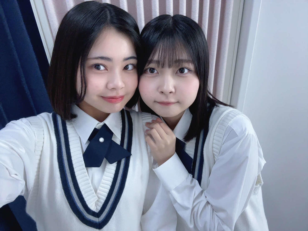 同期の仲良し、中田麻実ちゃん（右）とツーショットです