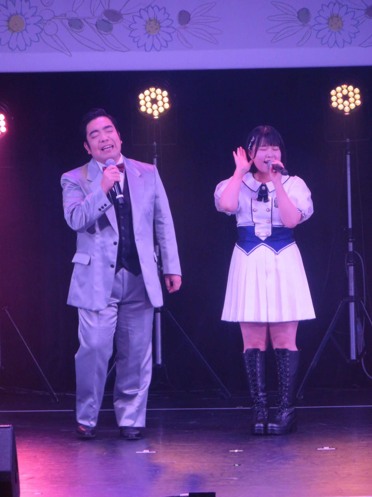 「あの頃のＢＧＭ」を初披露したＳＴＵ48池田裕楽（右）と徳永ゆうき（撮影・川田和博）
