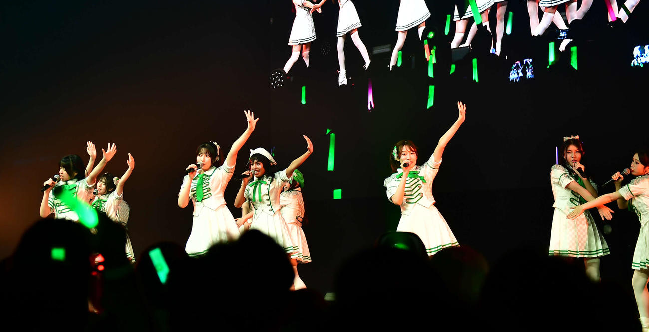 デビュー1周年記念公演を行ったKLP48
