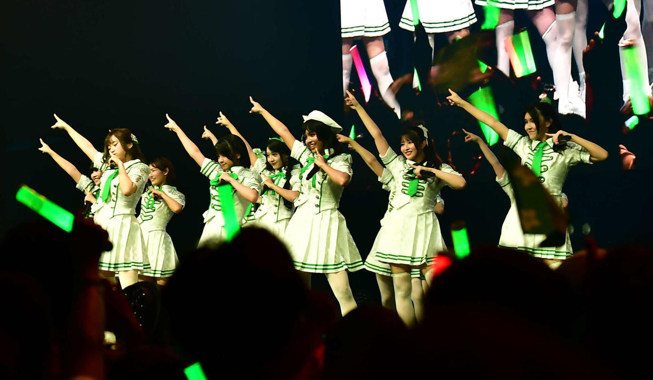デビュー1周年記念公演を行ったKLP48