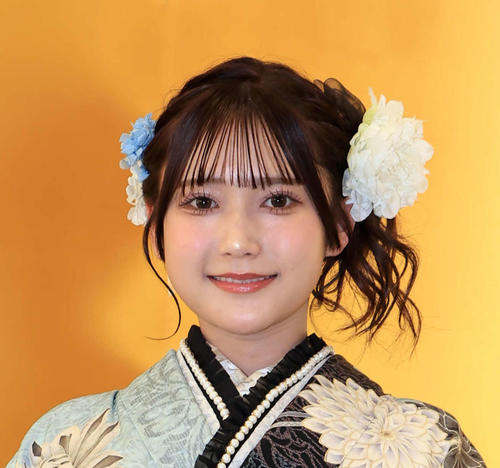 AKB48 鈴木くるみ 直筆サイン入りメンバーリクエスト 憧れの衣装 生