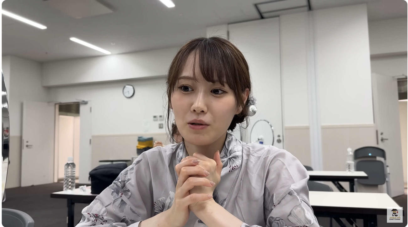 アイドルとしての意識について語るNGT48西潟茉莉奈　（YouTubeチャンネル「食えもん」提供）