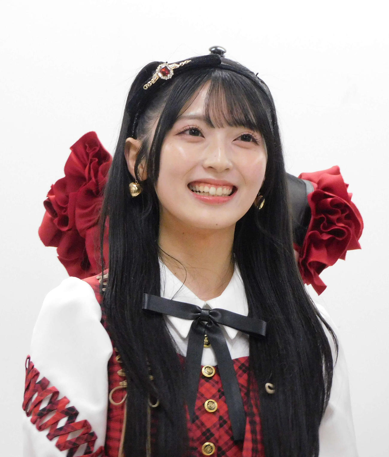AKB48大衣装展　－時代を彩った装跡－　の取材会に参加した佐藤綺星（撮影・寺本吏輝）