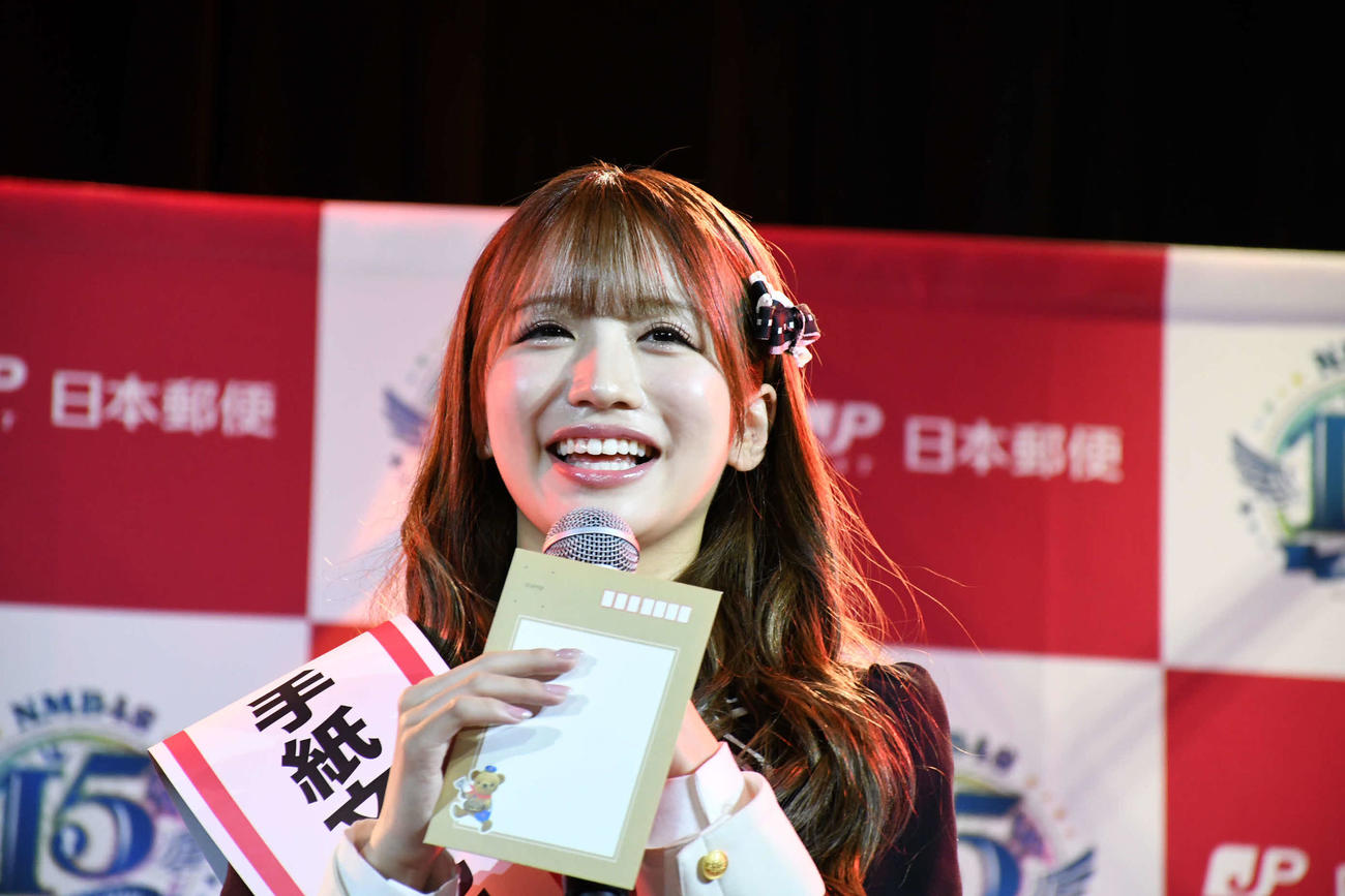 手紙文化振興アンバサダーに就任したNMB48坂田心咲（撮影・阪口孝志）