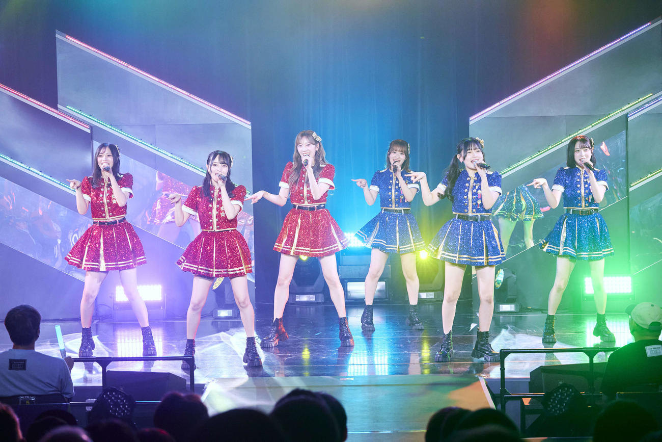 14周年記念公演を行ったHKT48、5期生の左から栗山梨奈、竹本くるみ、坂本りの、田中伊桜莉、石橋颯、市村愛里（（C）Mercury）