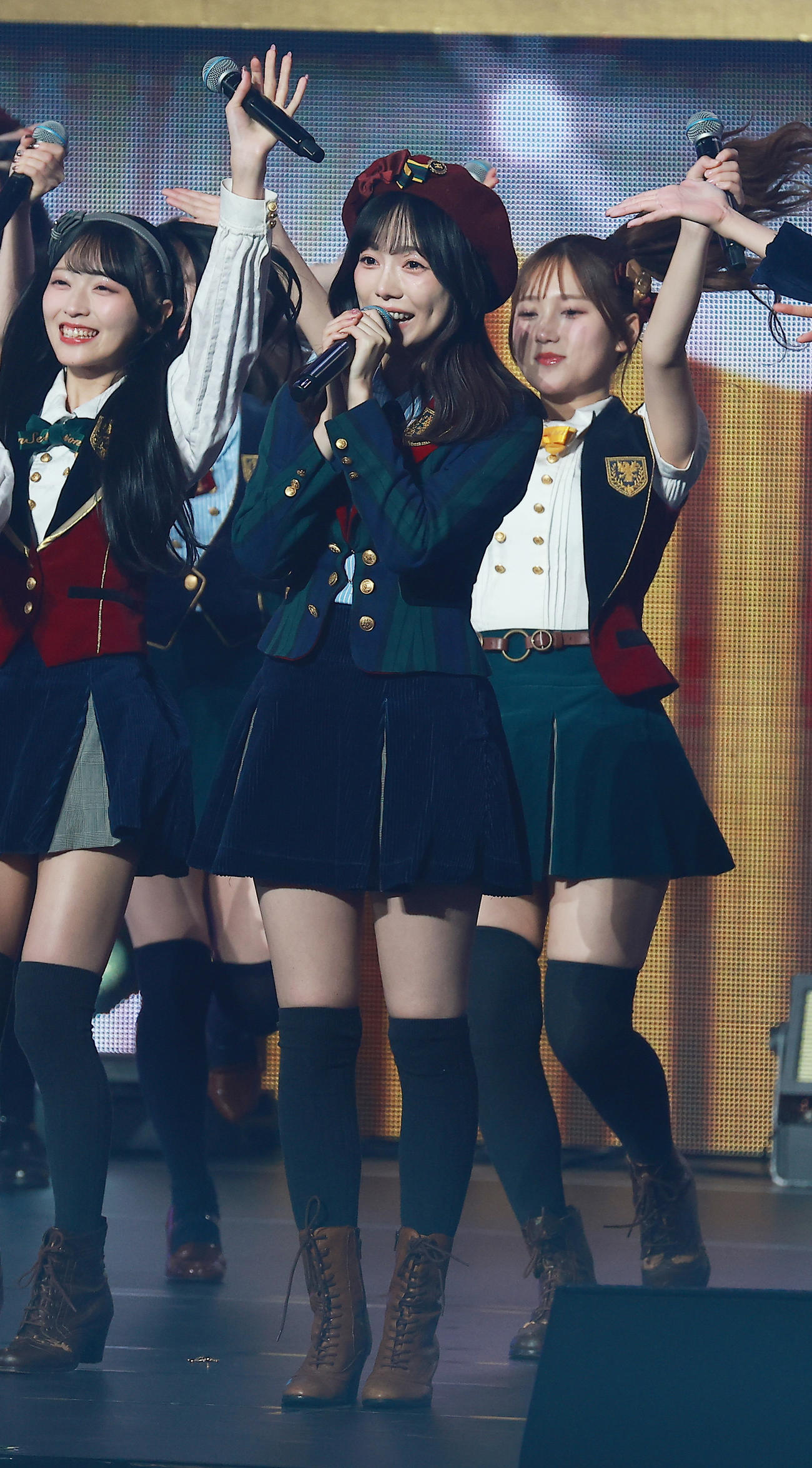 20周年コンサートで盛り上がる元AKB48の島崎遥香（撮影・中島郁夫）