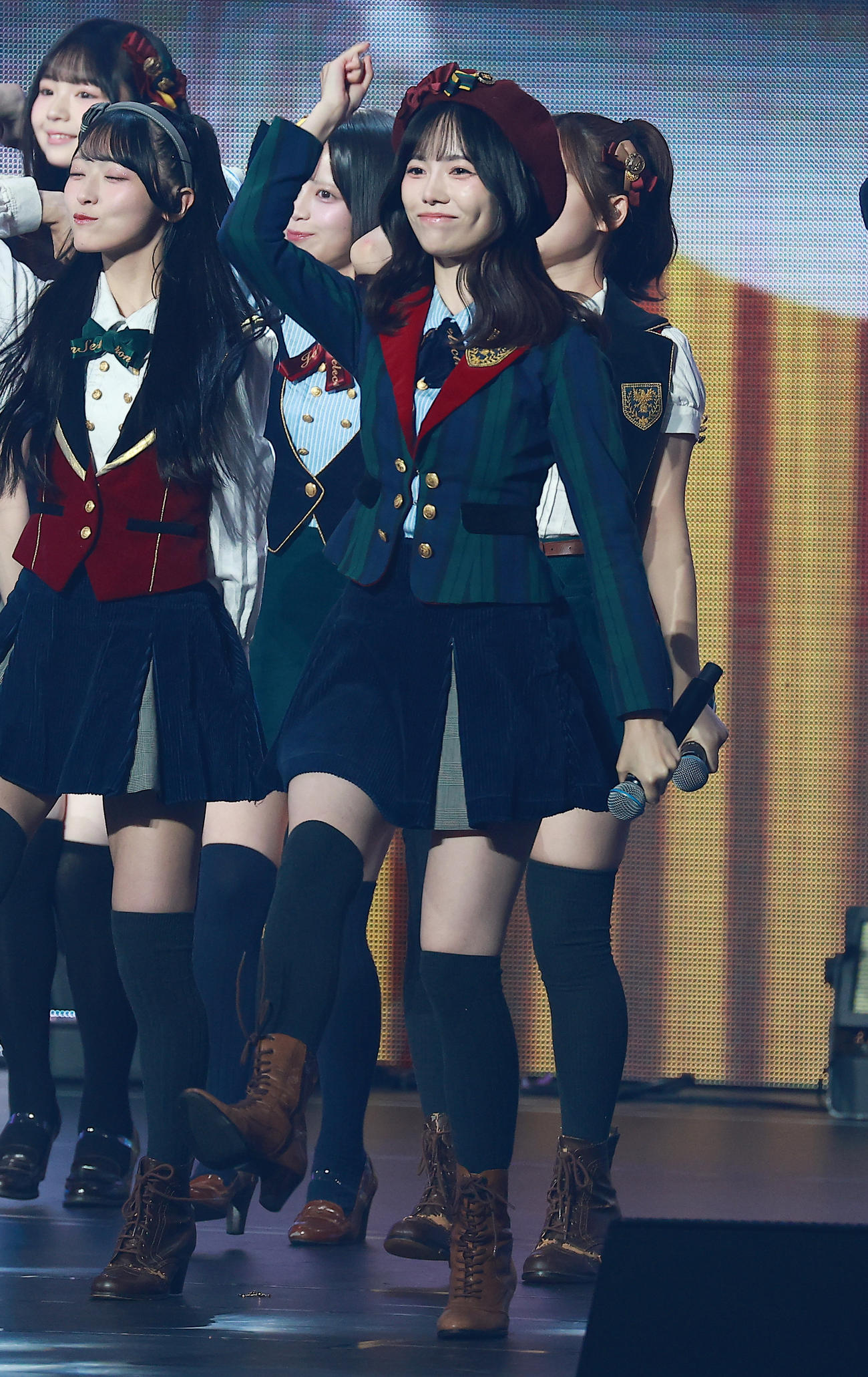 20周年コンサートで盛り上がる元AKB48の島崎遥香（撮影・中島郁夫）