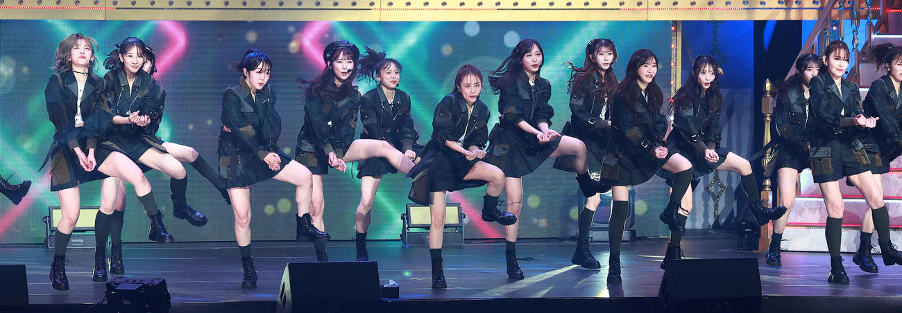 20周年記念コンサート「根も葉もRumor」で盛り上がるAKB48（撮影・中島郁夫）