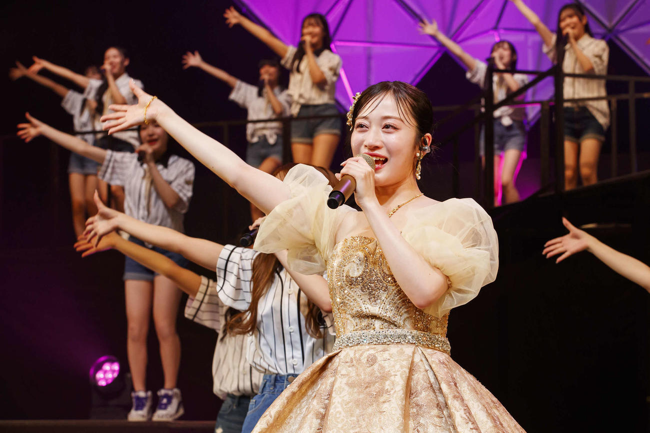 卒業コンサートを開催したNMB48川上千尋（C）NMB48