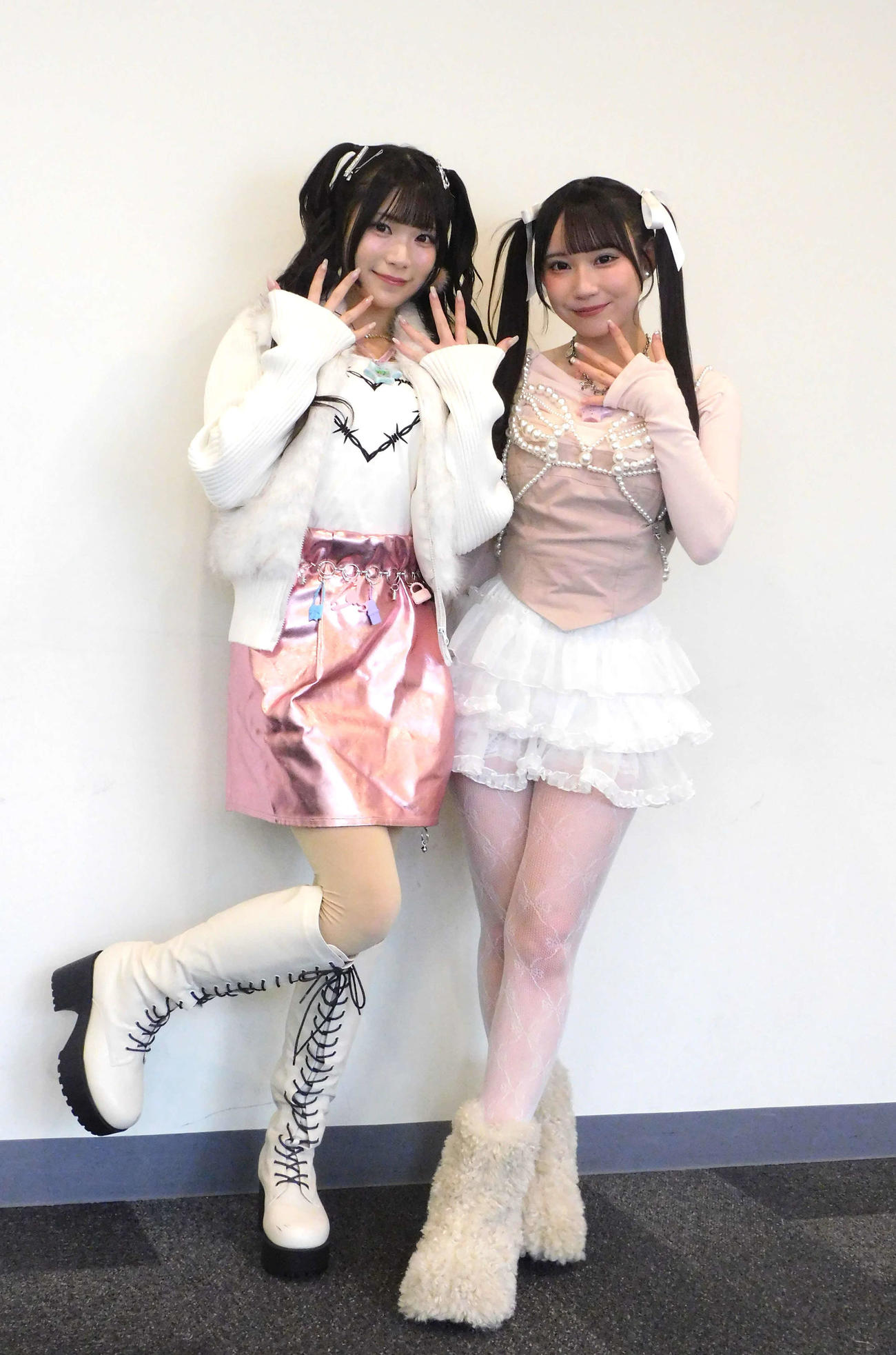 SKE48河村優愛（左）と大村杏（右）（撮影・寺本吏輝）