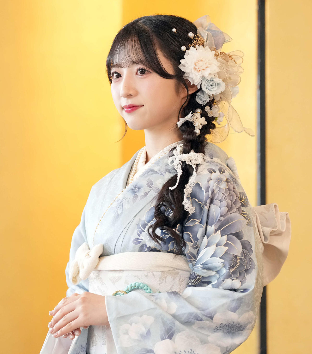 笑顔を見せるAKB48の秋山由奈（撮影・たえ見朱実）