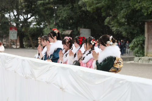 「二十歳のつどい」を行ったSKE48（C）2025 Zest, Inc.／衣装協力：株式会社清水屋