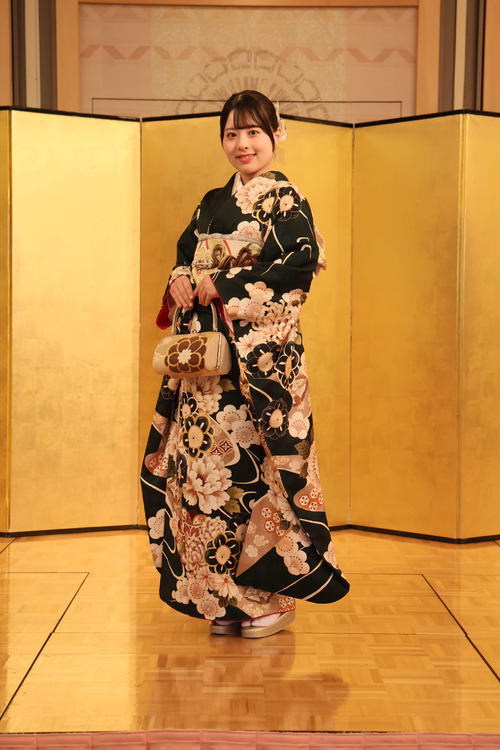 「二十歳のつどい」に参加したSKE48福原心春（（C）2025 Zest, Inc.／衣装協力：株式会社清水屋）