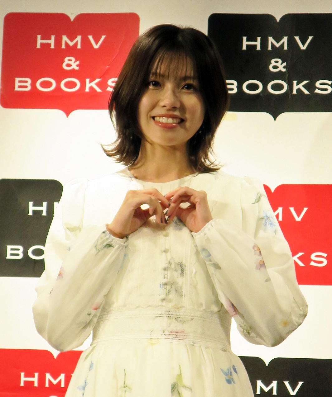 卒業写真集「ねね」発売記念イベントを行ったHKT48地頭江音々