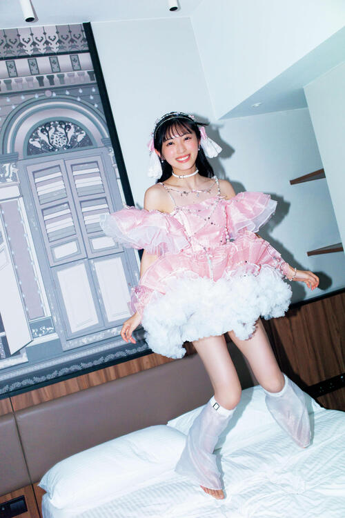 バズり止まないAKB48佐藤綺星“新時代のエース”が初写真集で魅せた天性